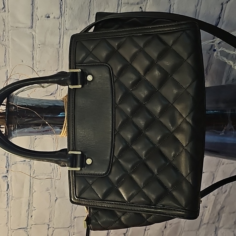 Michael KORS QUILTED Leather Satchel Like New - Picture 5 of 7